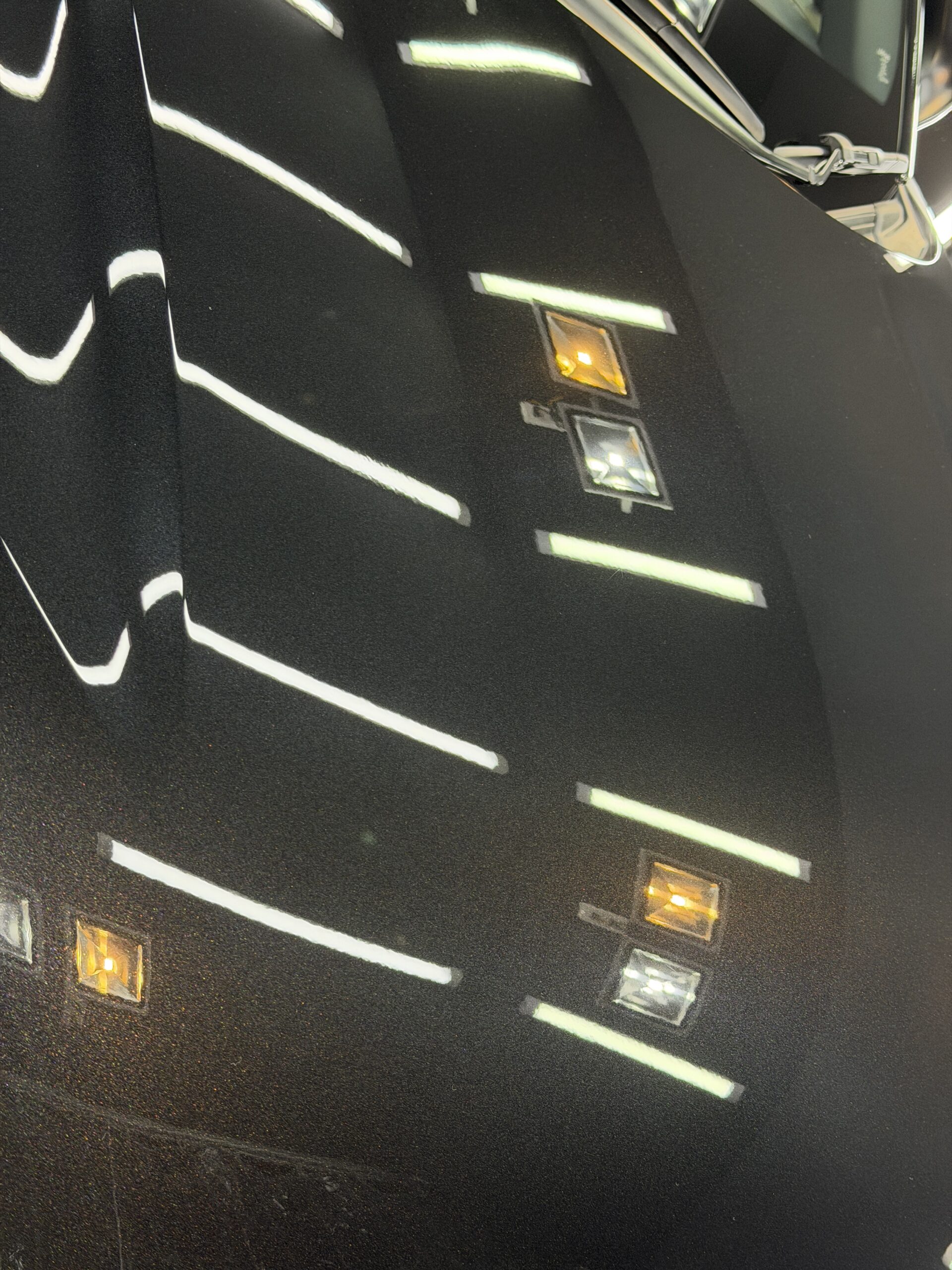 新車でも『磨き』は必要です。納車直後でも傷や付着物はあります。