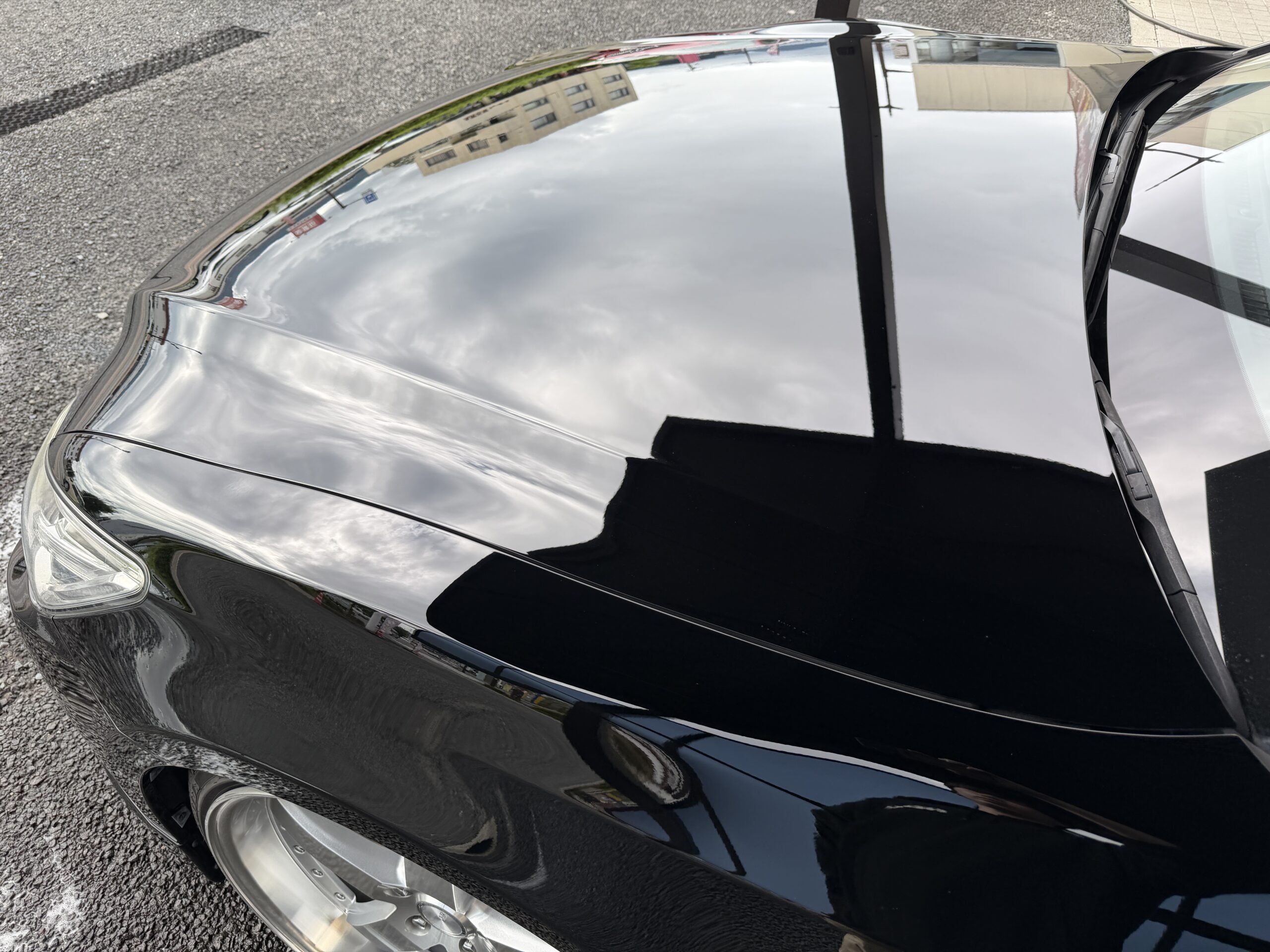 意外と知られていませんが、車は毎日ダメージを受けています。